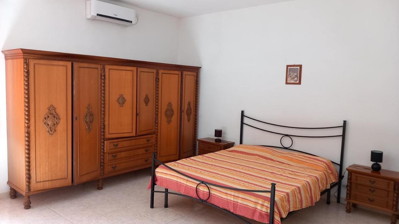 B&B Il Cortile Del Sole Olmedo Εξωτερικό φωτογραφία